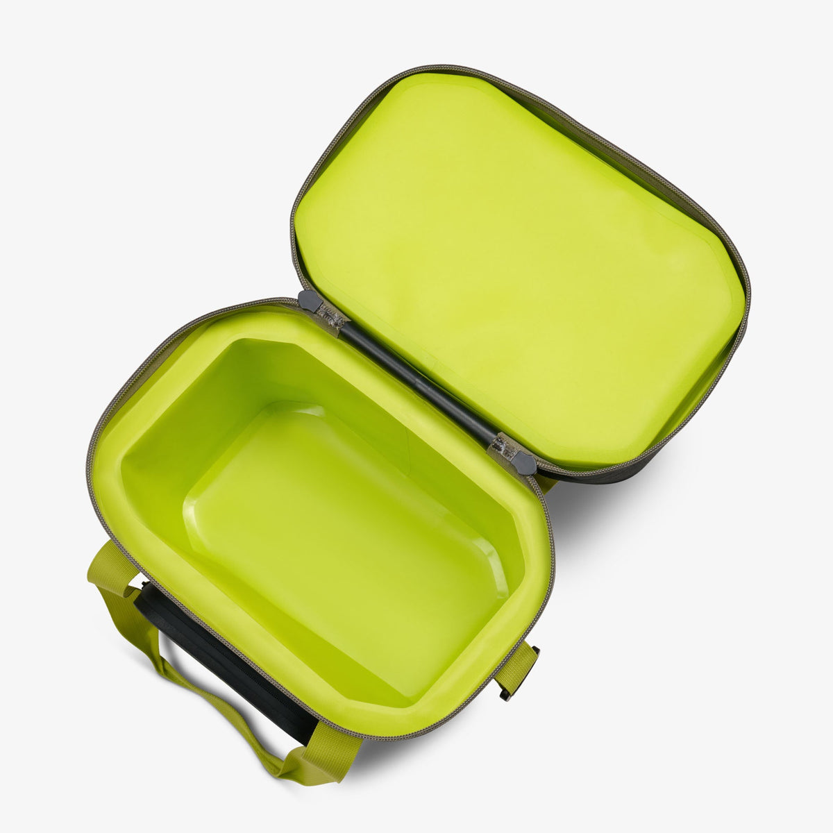 trailmate-18-can-cooler-bag-u4 00066772-O2.jpg