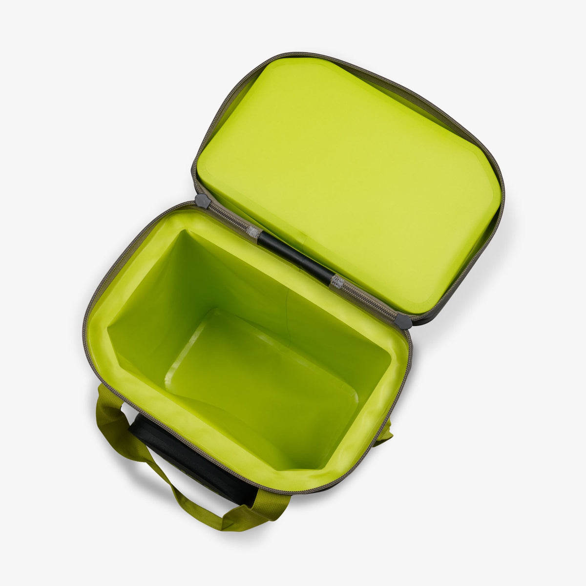 trailmate-32-can-backpack-j6 00066774-O2.jpg
