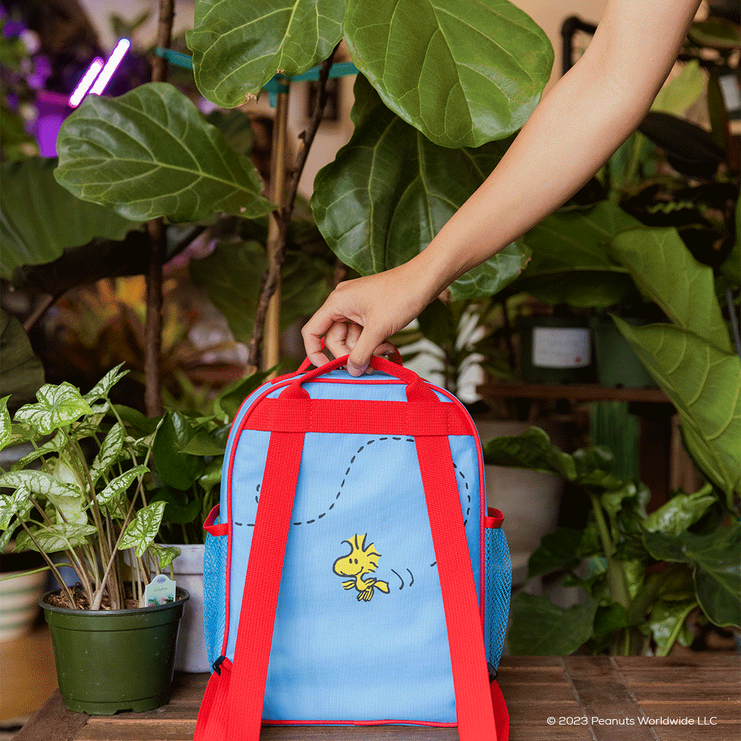 snoopy-mini-convertible-backpack-cooler-e9 Peanuts_Part_2_NATIVE_PDP_Backpack.gif